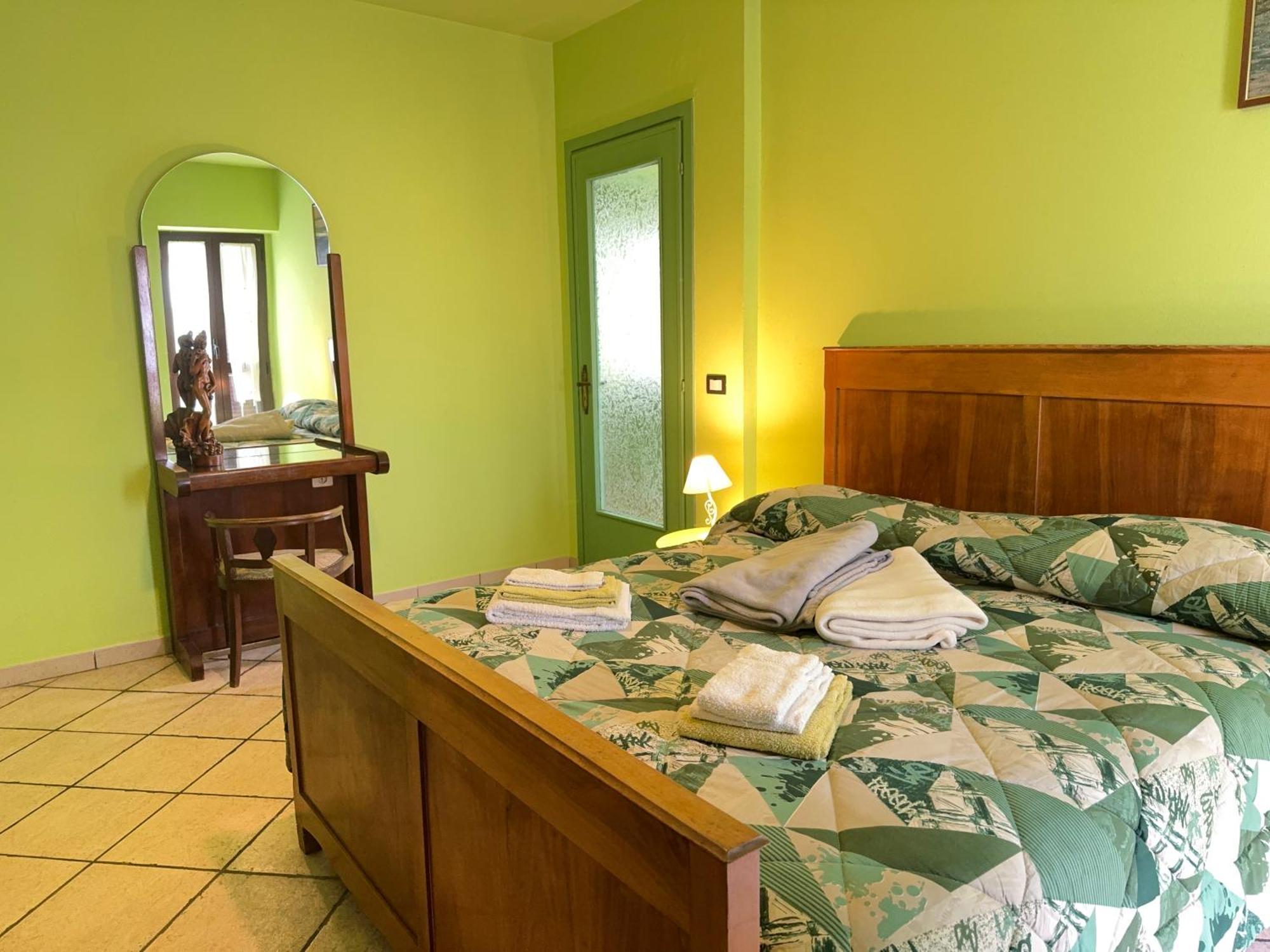 Casa Aromi Ed Arte Vendégház Asti Kültér fotó