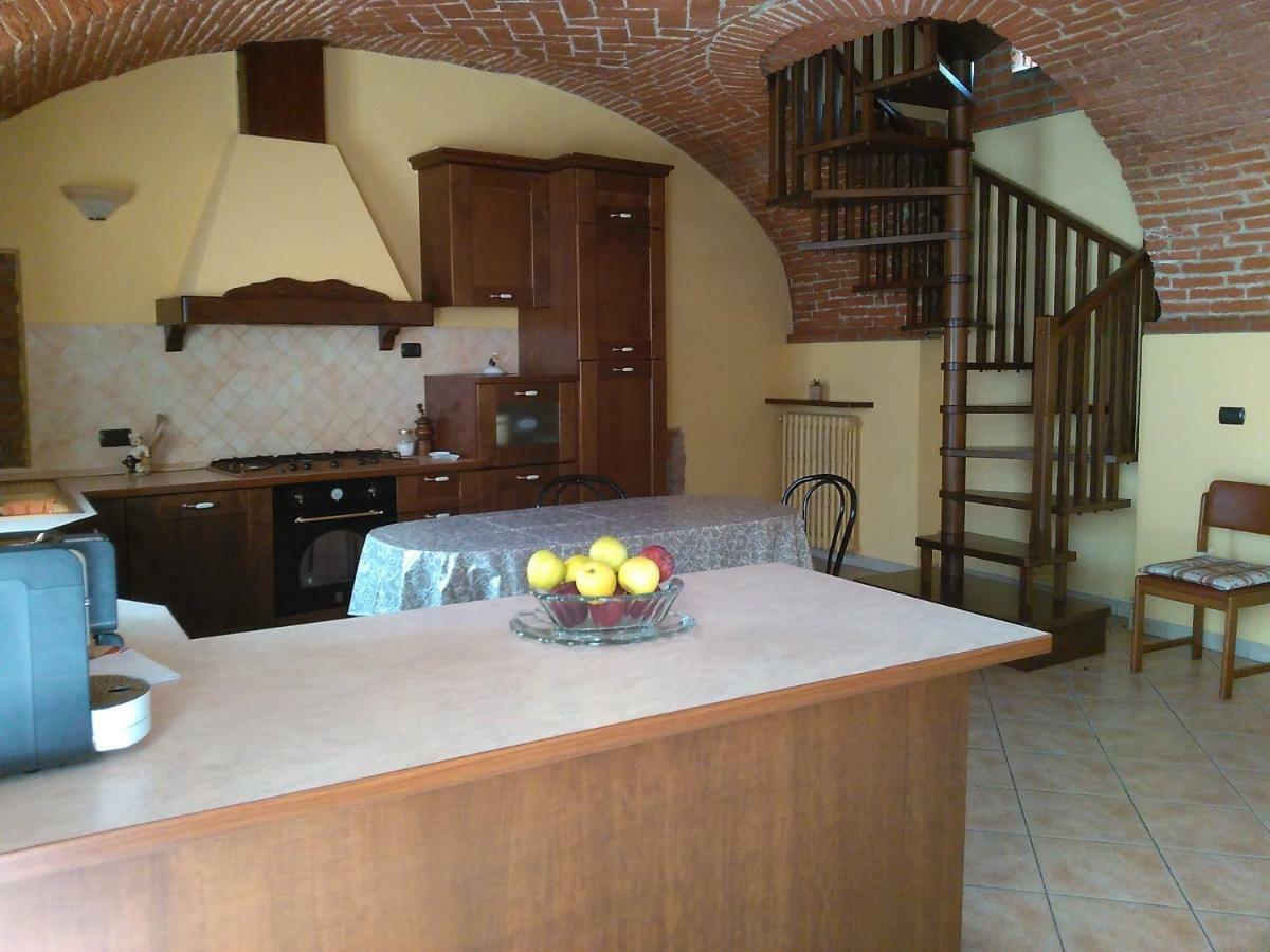 Casa Aromi Ed Arte Vendégház Asti Kültér fotó
